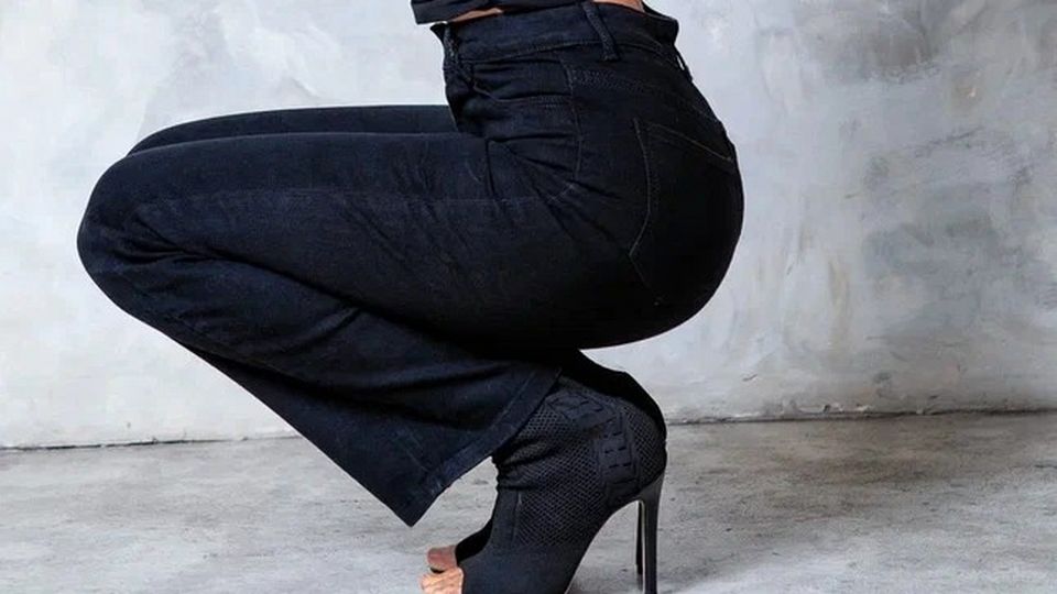 Какие джинсы будут в моде в 2023 году?