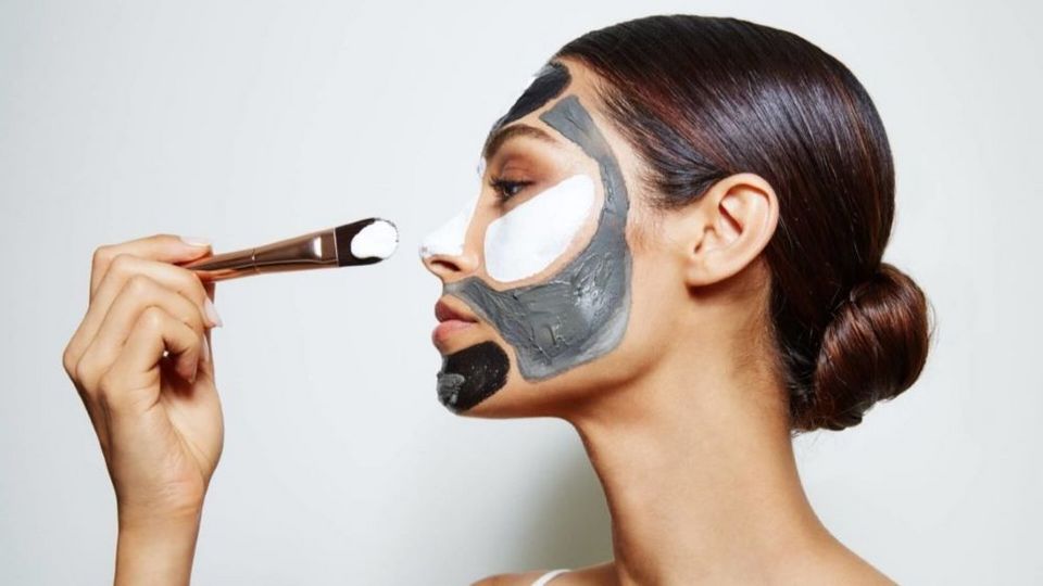 Мгновенное омоложение без салона и уколов: рецепт яичной маски для кожи вокруг глаз