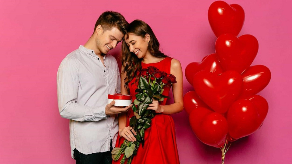 Что подарить парню на День Святого Валентина: топ-10 свежих идей