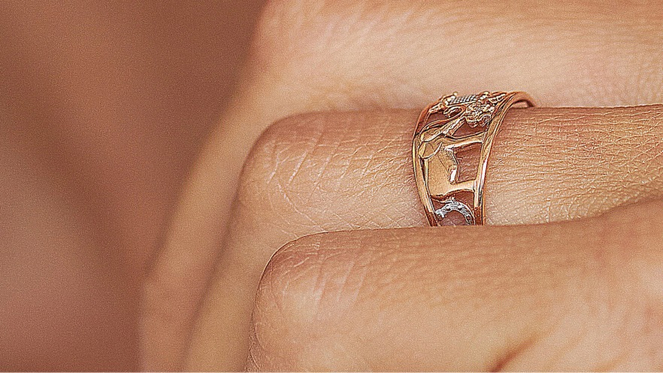 На каком пальце носить серебряное кольцо?