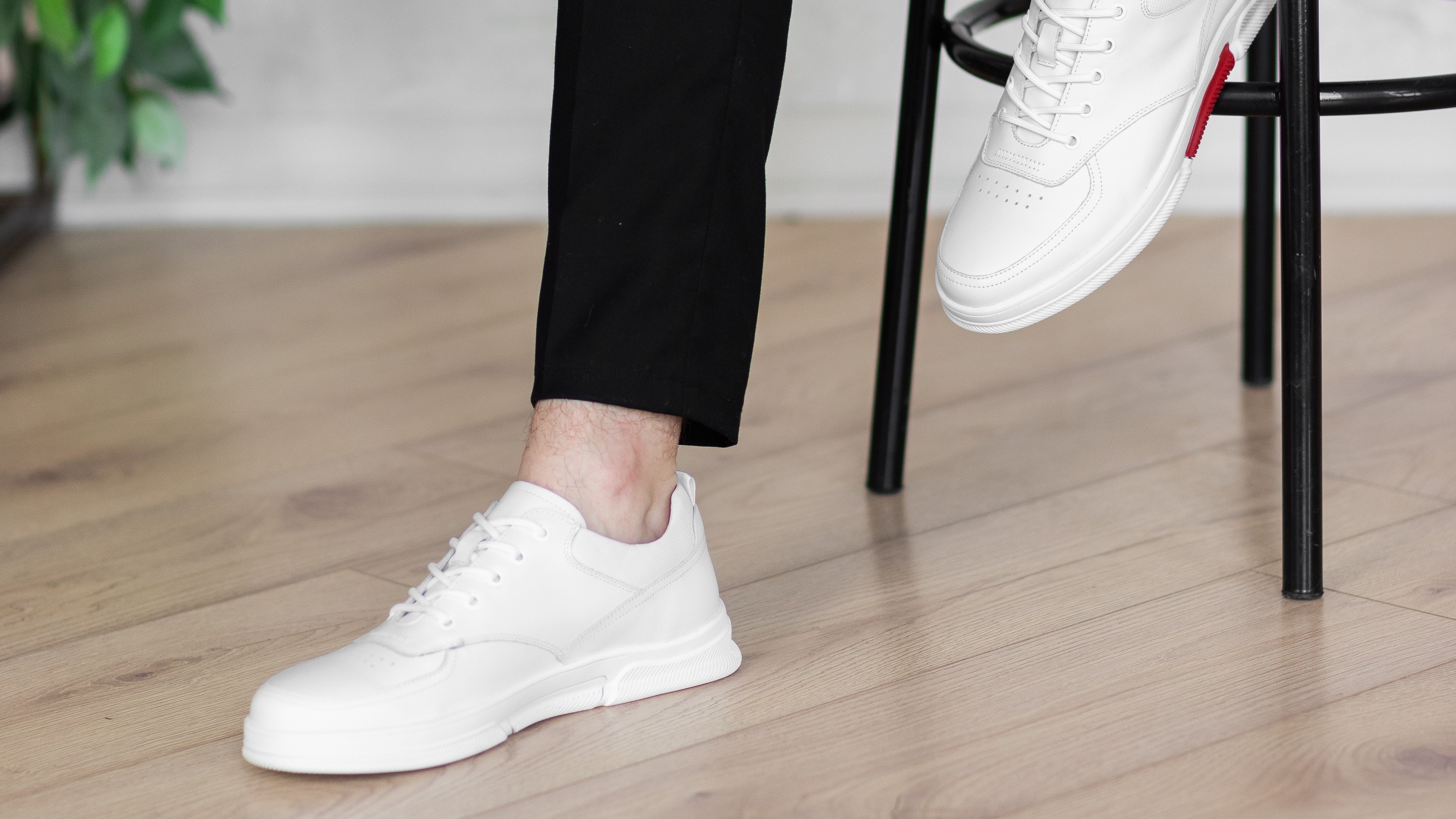 Белые кроссовки летом: модные и стильные тенденции в обуви